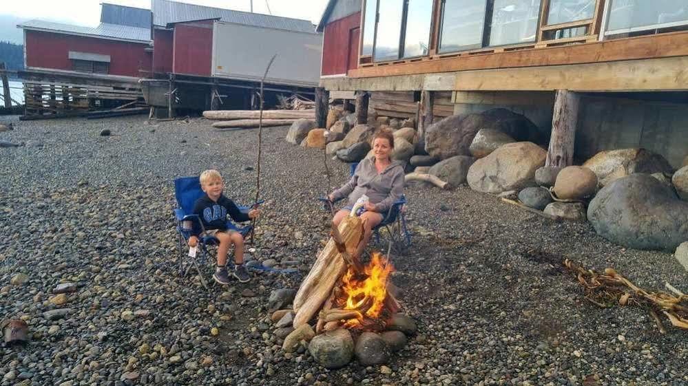 Orca Lodge Sointula Eksteriør bilde